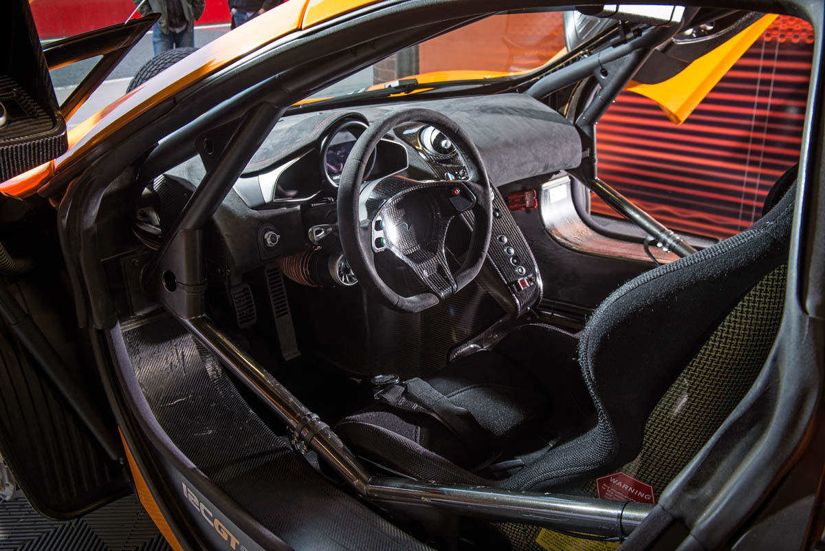 McLaren 12C GT Sprint interior steering wheel