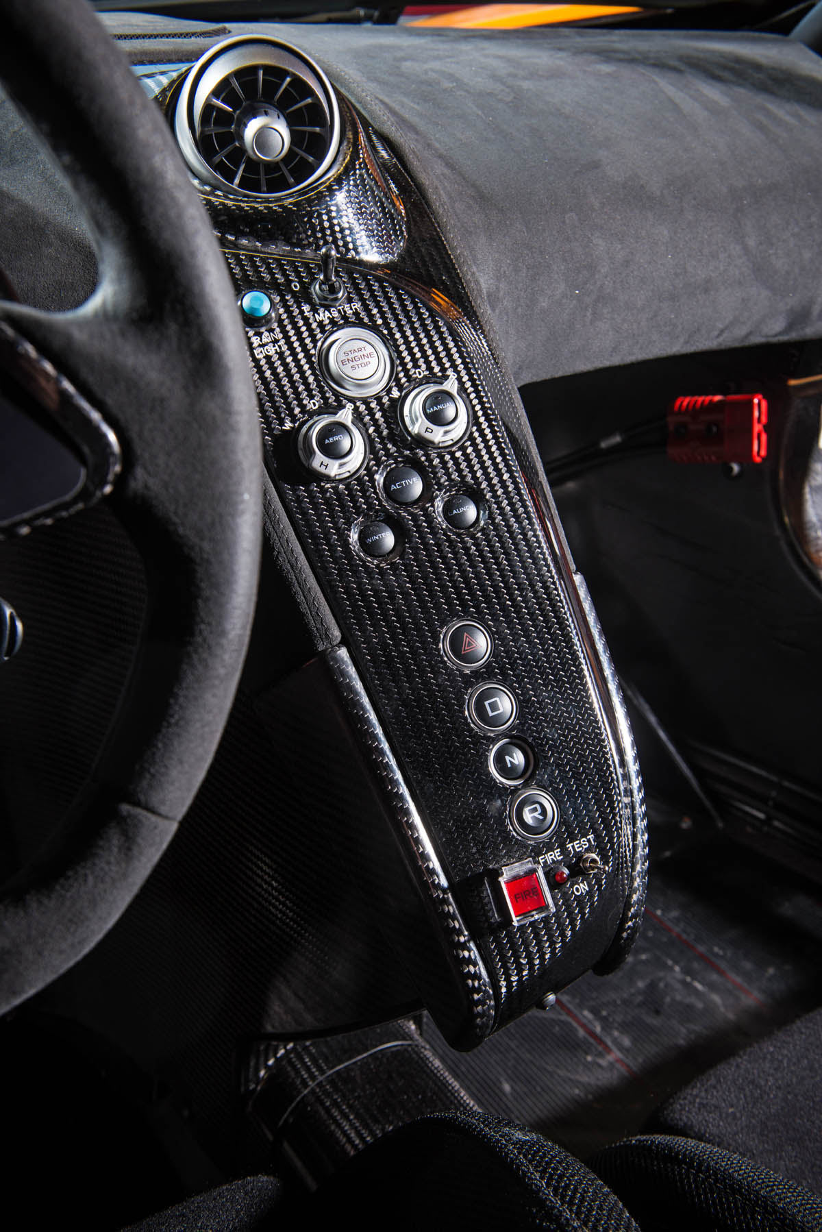 McLaren 12C GT Sprint interior console