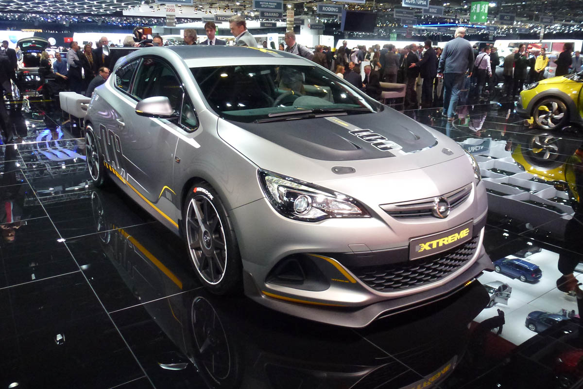 Vauxhall Astra VXR Extreme carbon bonnet