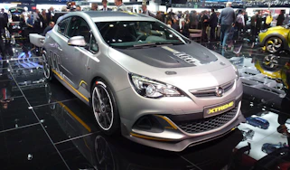 Vauxhall Astra VXR Extreme carbon bonnet