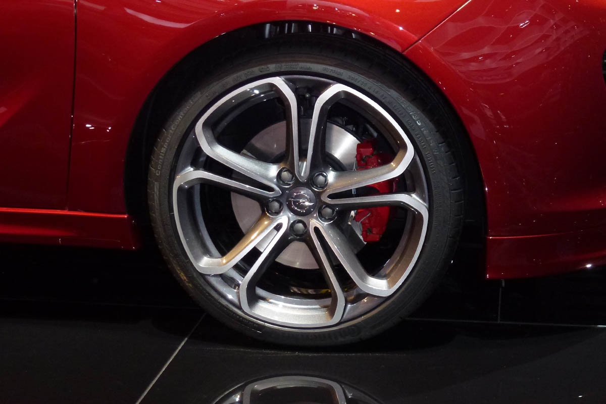 Vauxhall Adam S Recaro alloy wheel