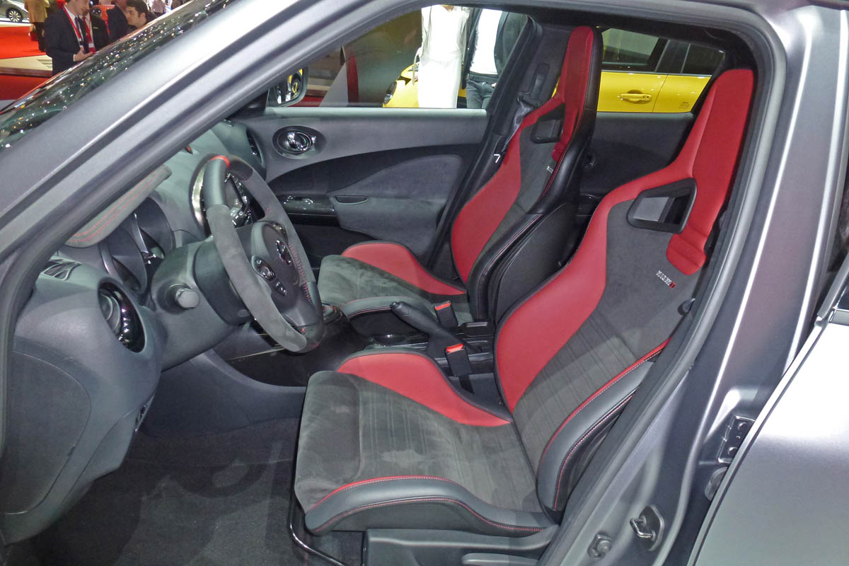 Nissan Juke Nismo RS interior sports seats