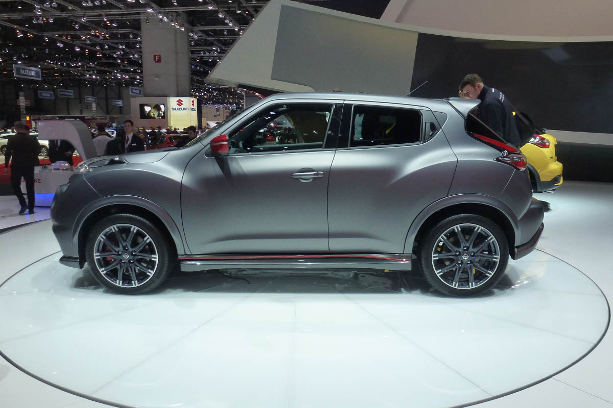 Nissan Juke Nismo RS grey side profile