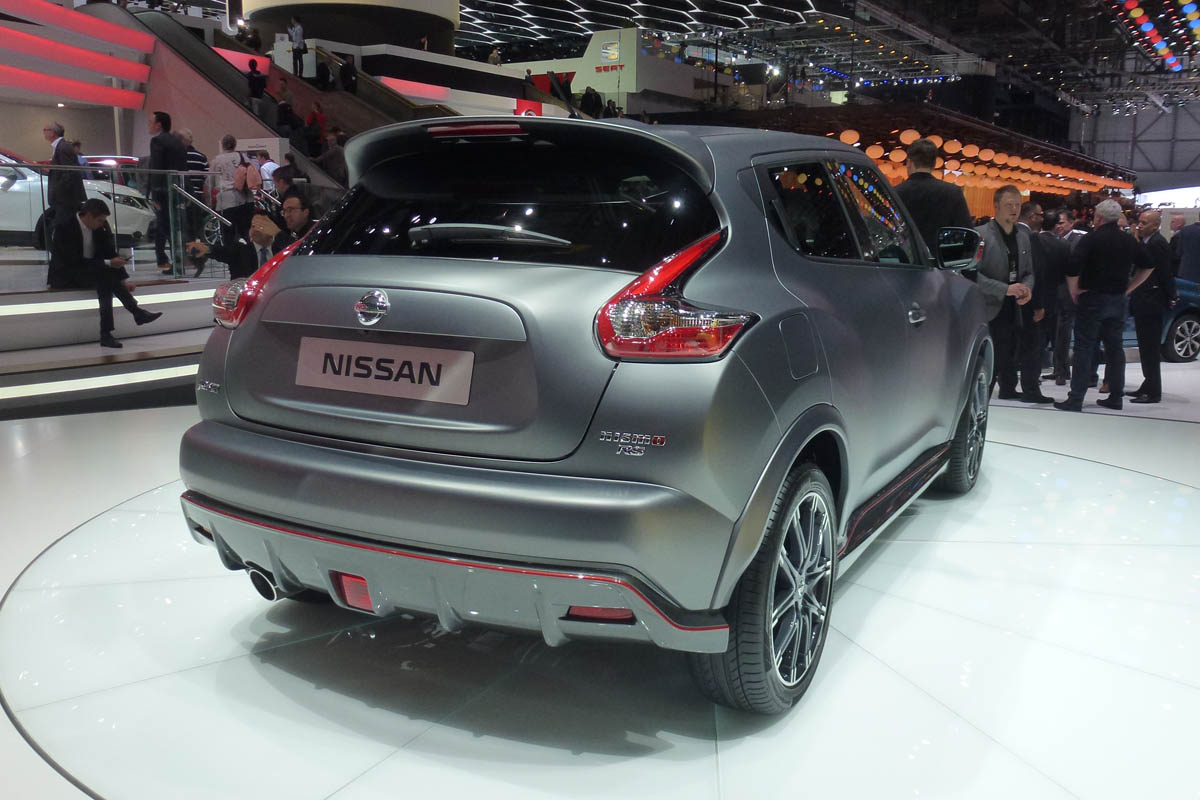 Nissan Juke Nismo RS grey rear