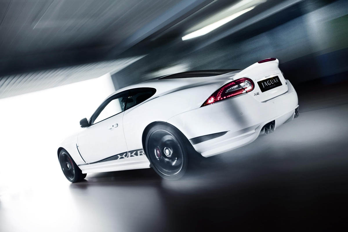 Jaguar XKR Black Pack
