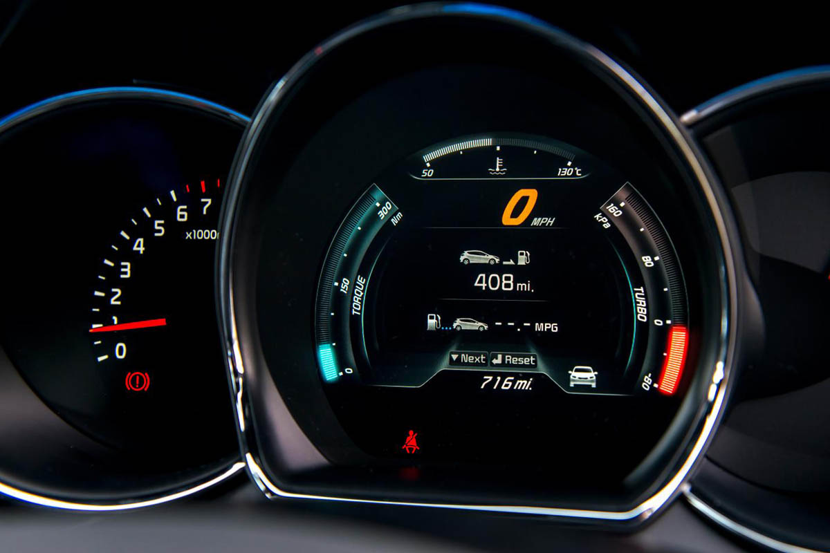 Kia Ceed GT TFT speedometer gauges