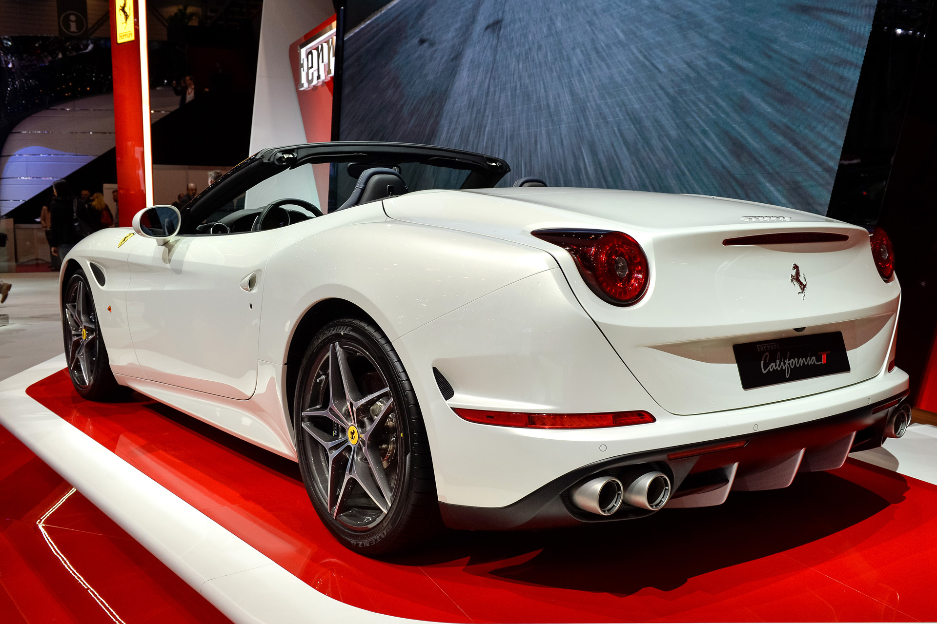 Ferrari California T video : Geneva 2014