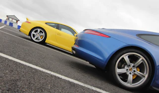 Porsche 911 Carrera S vs C4S
