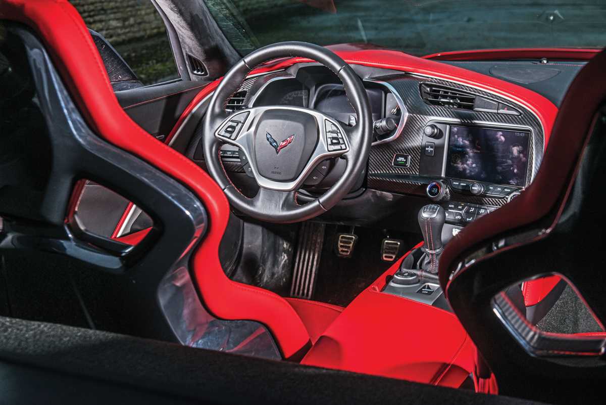 Chevrolet Corvette Stingray C7 interior dashboard