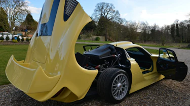Porsche 911 GT1 Strassenversion open clamshell