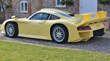Porsche 911 GT1 Strassenversion yellow rear