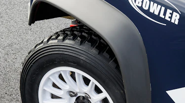 Land Rover Defender Challenge wheel Kumho tyre