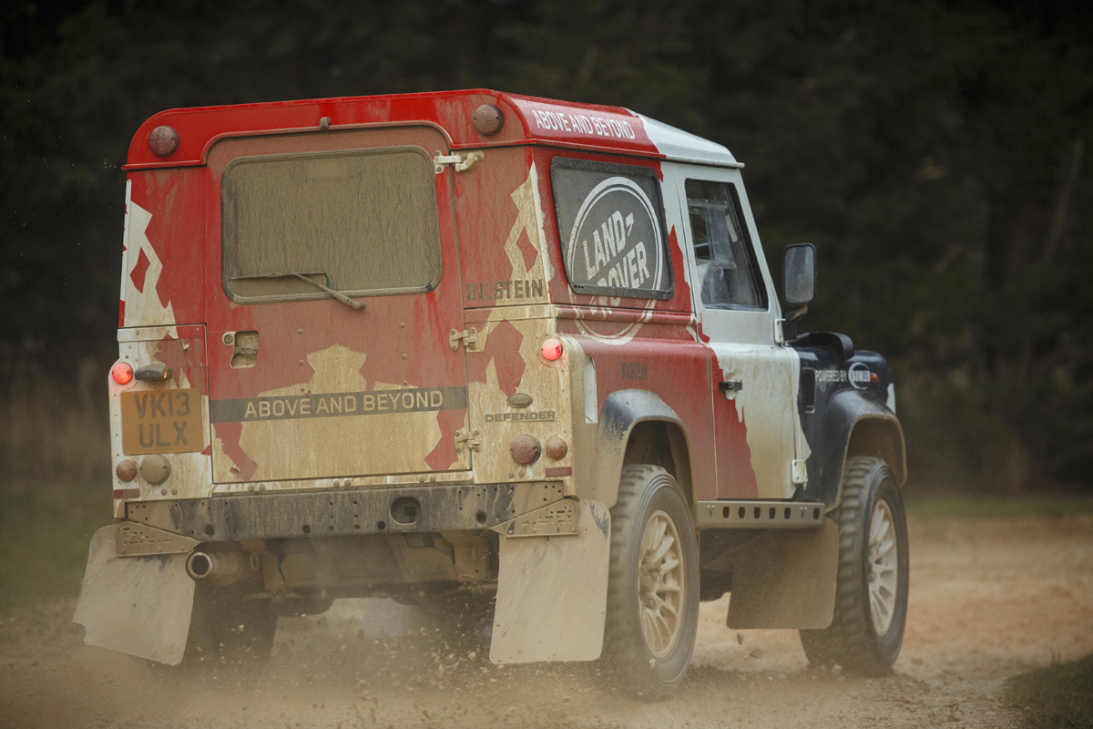 Land Rover Defender Challenge mud