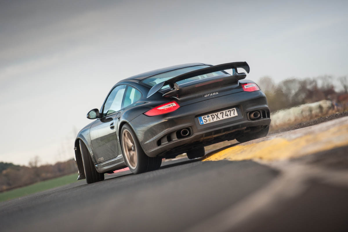 Porsche 911 GT2 RS on track