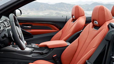 BMW M4 Convertible front seats Air Collar