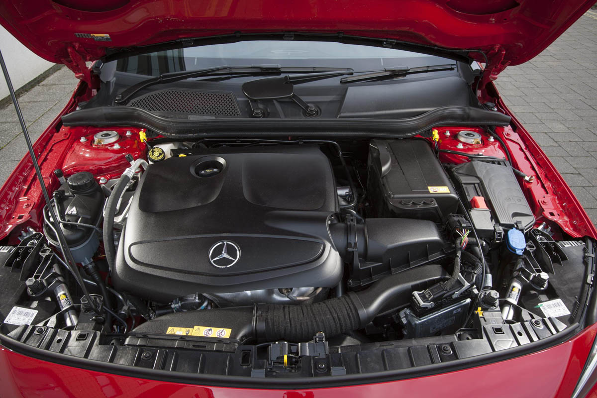 Mercedes GLA250 AMG engine