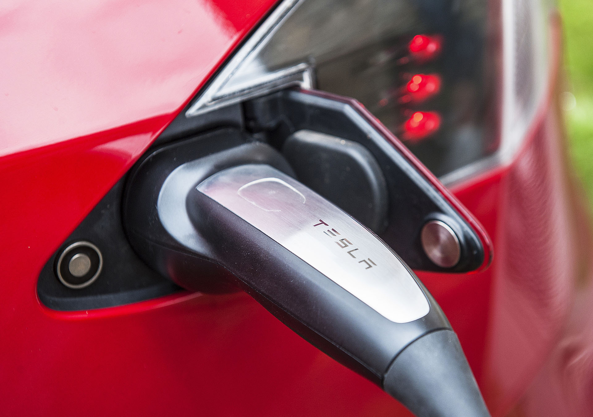 Tesla Model S Performance review, specs and price