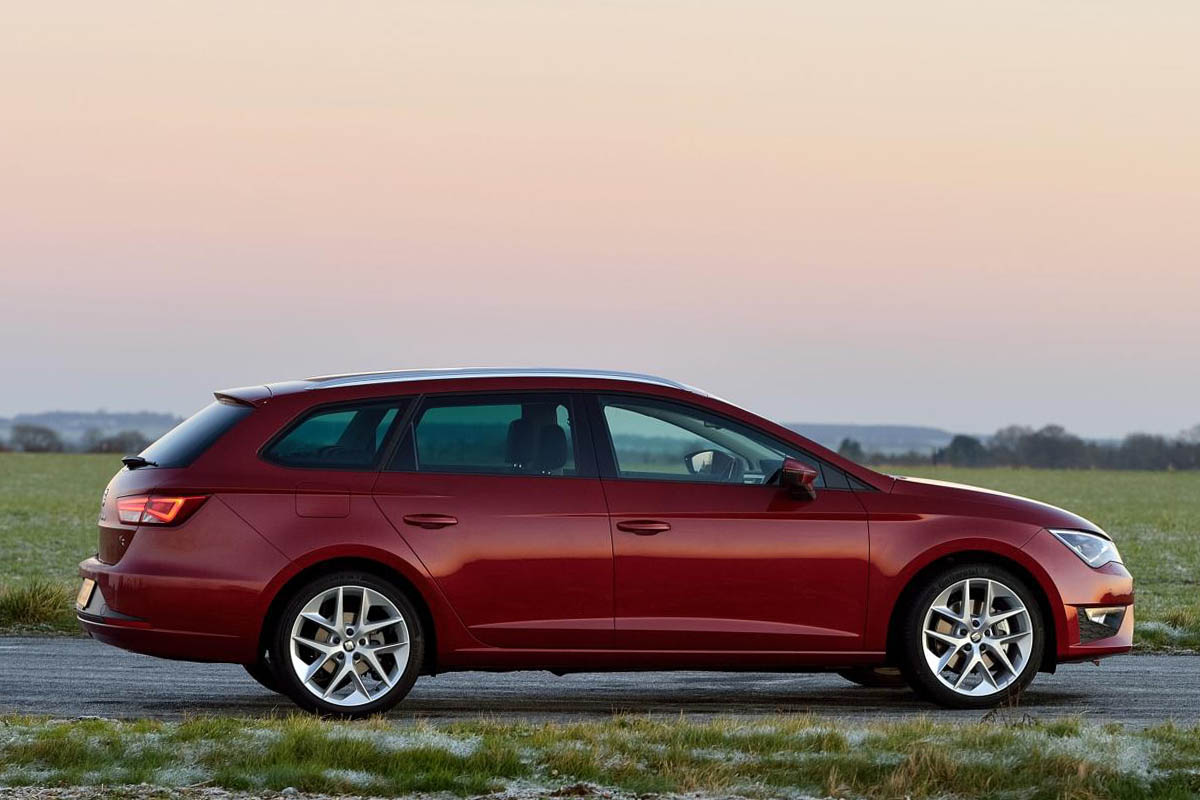 SEAT Leon FR ST side profile