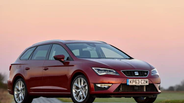 SEAT Leon FR ST red front