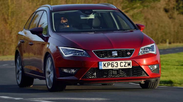 SEAT Leon FR ST red