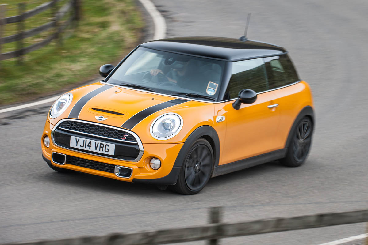 2014 Mini Cooper S front cornering