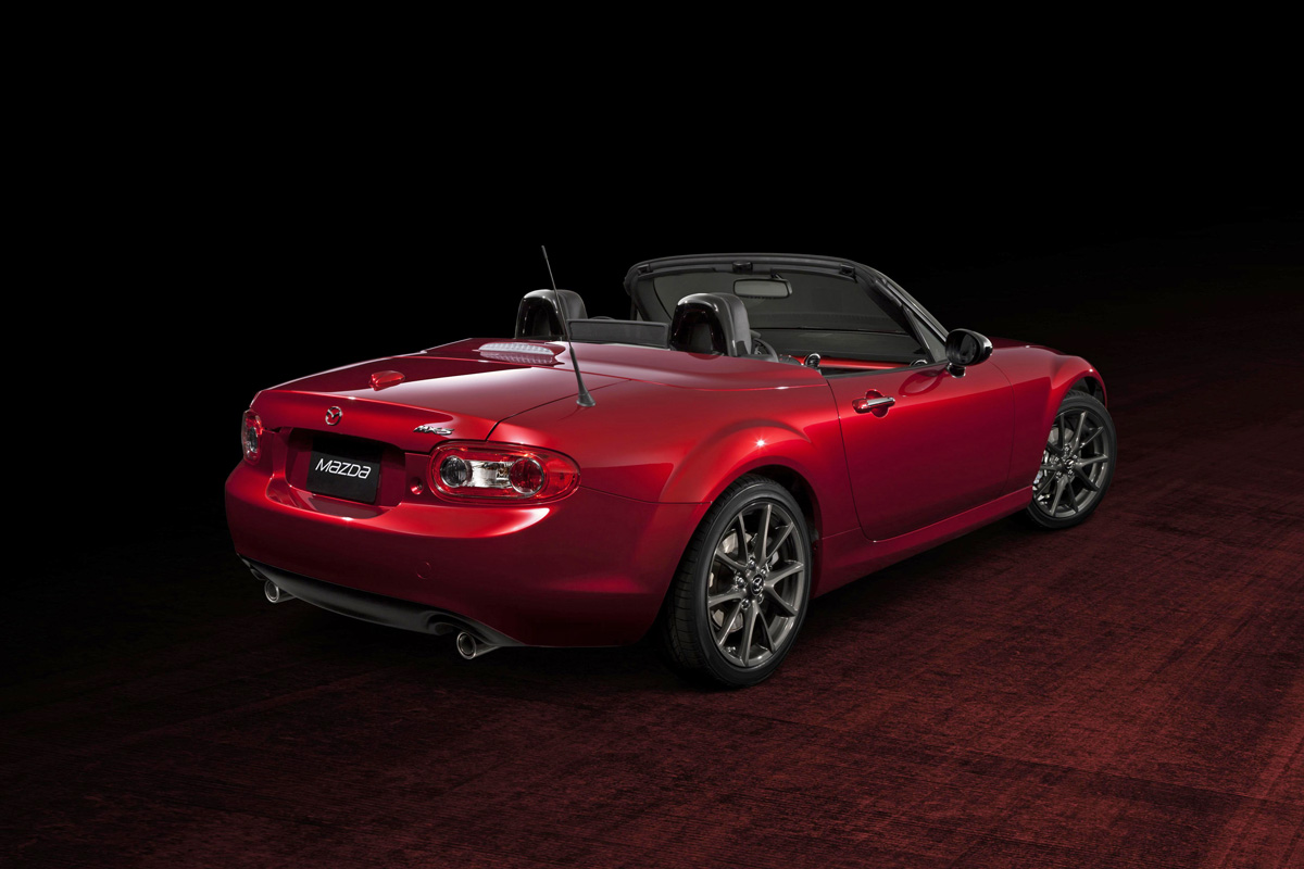 Mazda MX-5 25th Anniversary Soul Red rear