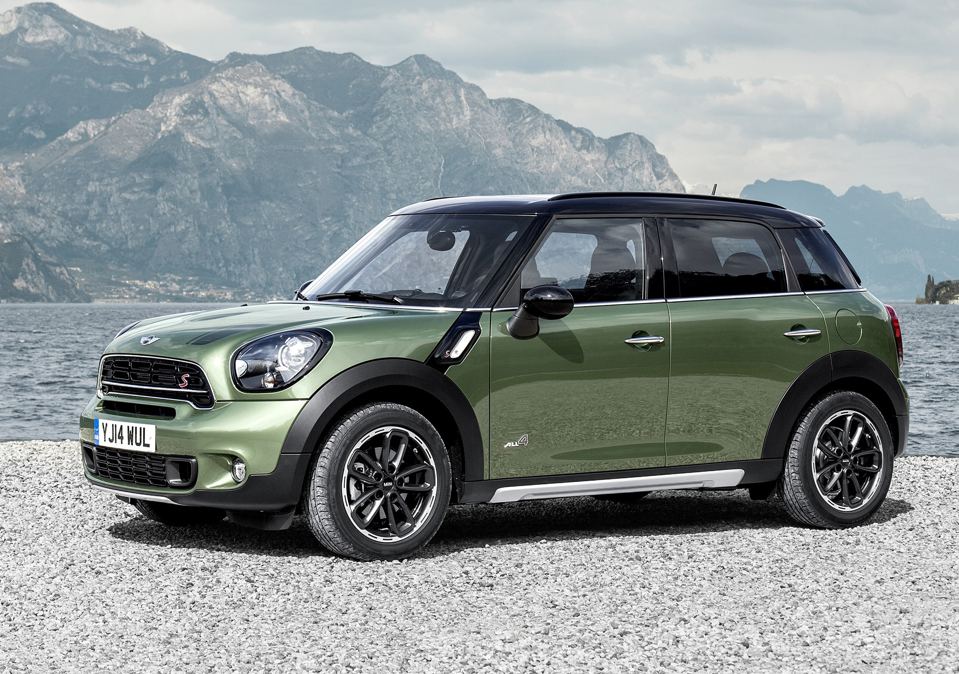 Mini Countryman gets minor facelift