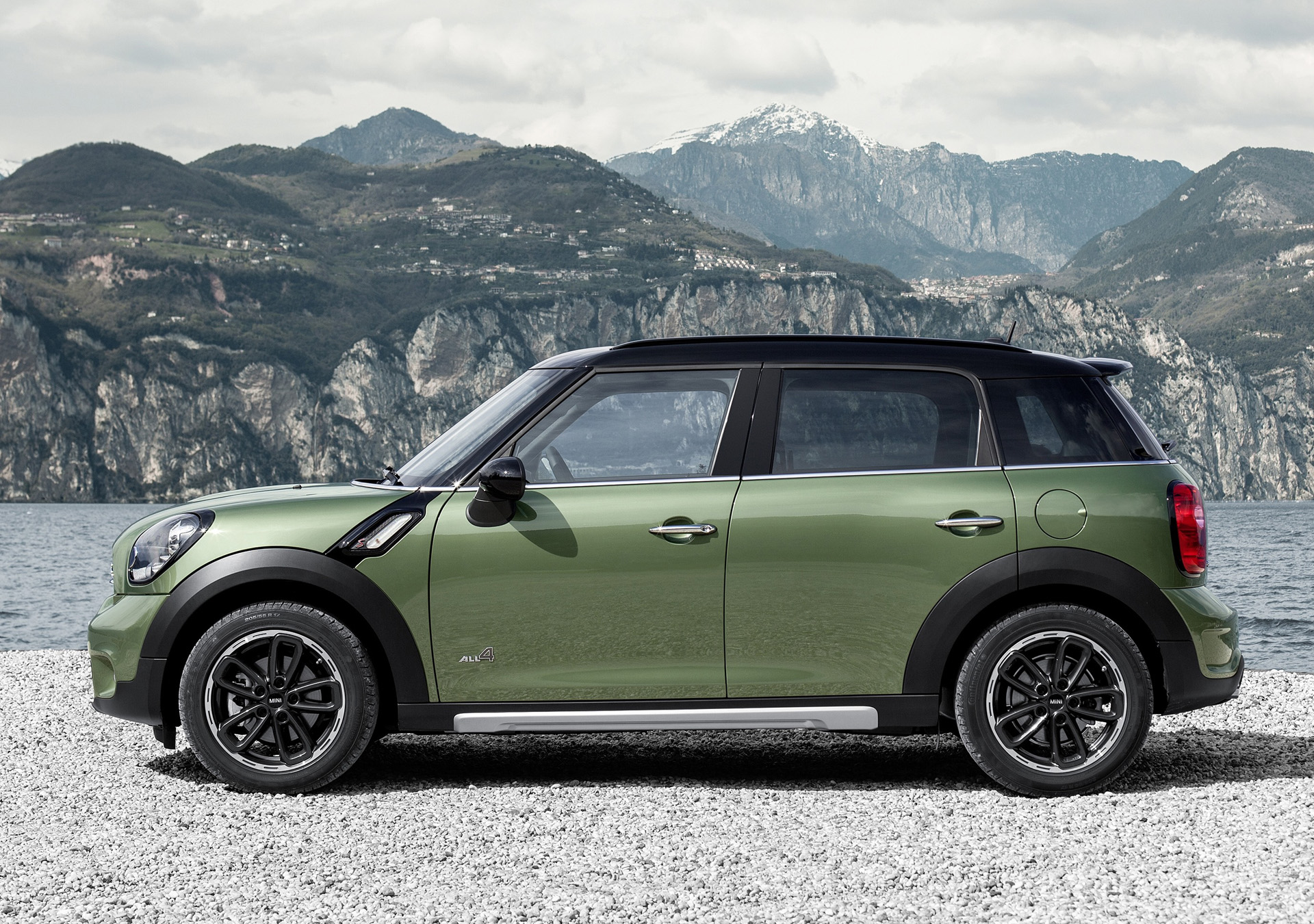 Mini Countryman gets minor facelift