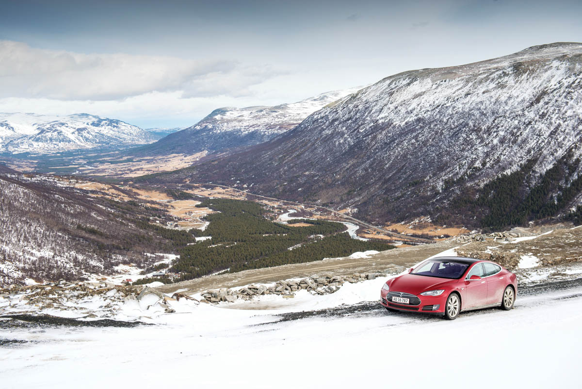 Tesla Model S through Norway evo feature