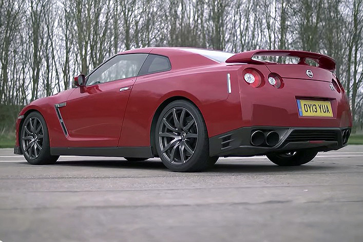 Nissan GT-R v Porsche 911 Turbo: drag race