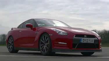 Nissan GT-R v Porsche 911 Turbo: drag race