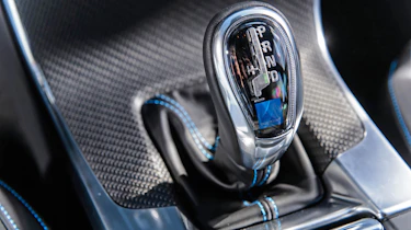 Volvo V60 Polestar gear stick