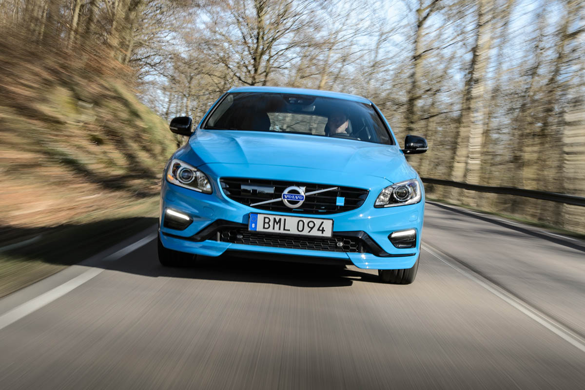 Volvo V60 Polestar Rebel Blue front