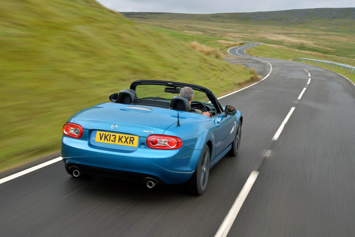 Mazda MX-5 Sport Graphite blue rear
