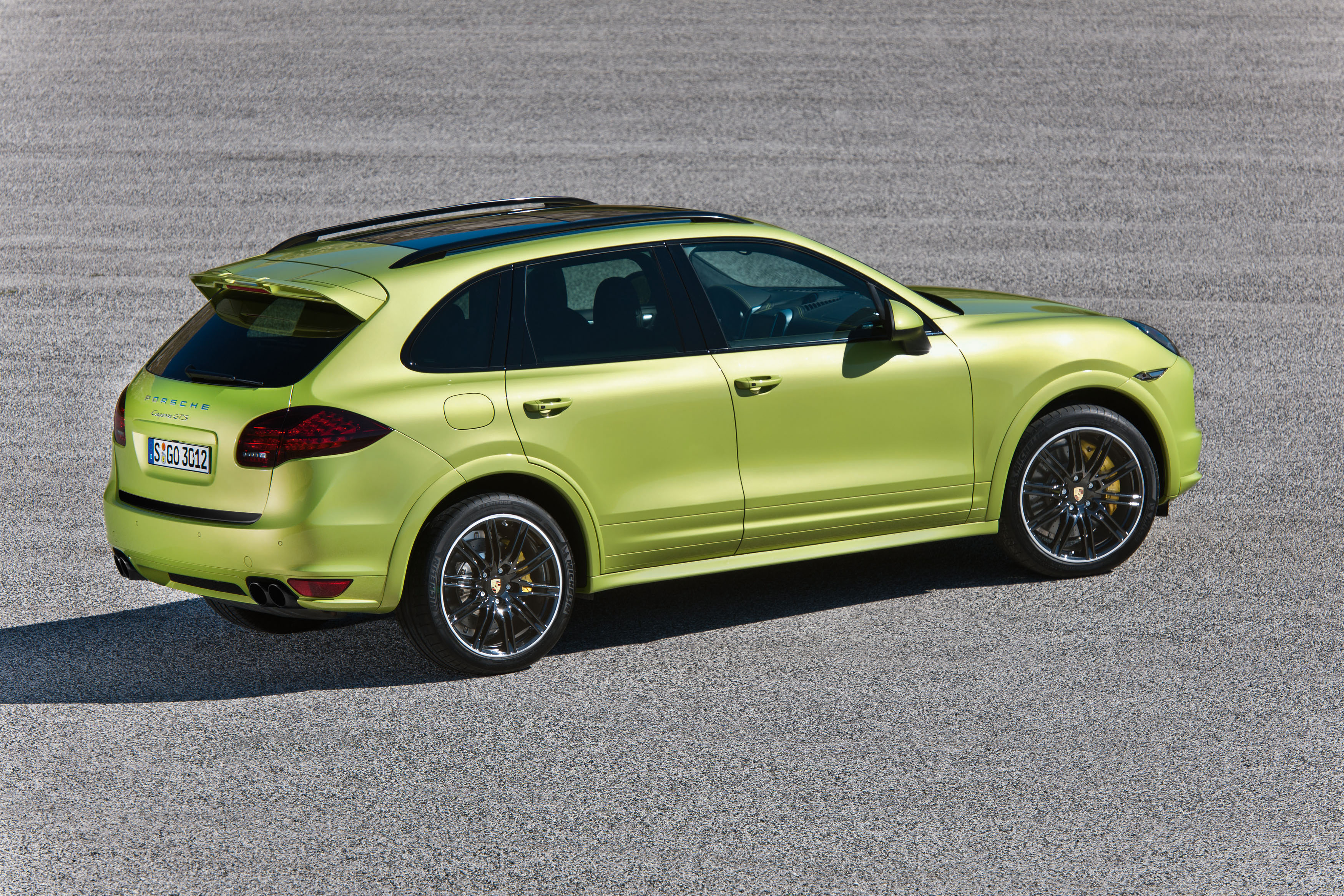 Porsche Cayenne GTS yellow green