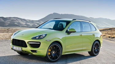 Porsche Cayenne GTS green front