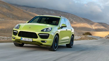 Porsche Cayenne GTS green
