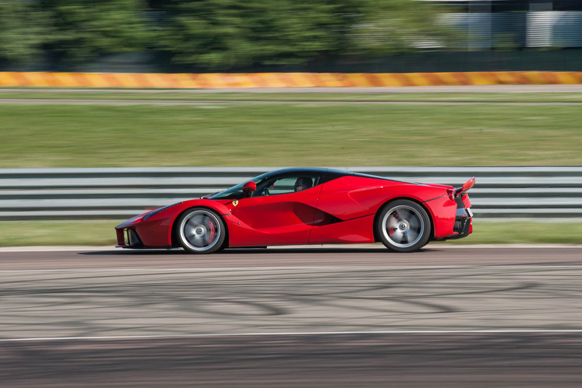 Ferrari LaFerrari side profile