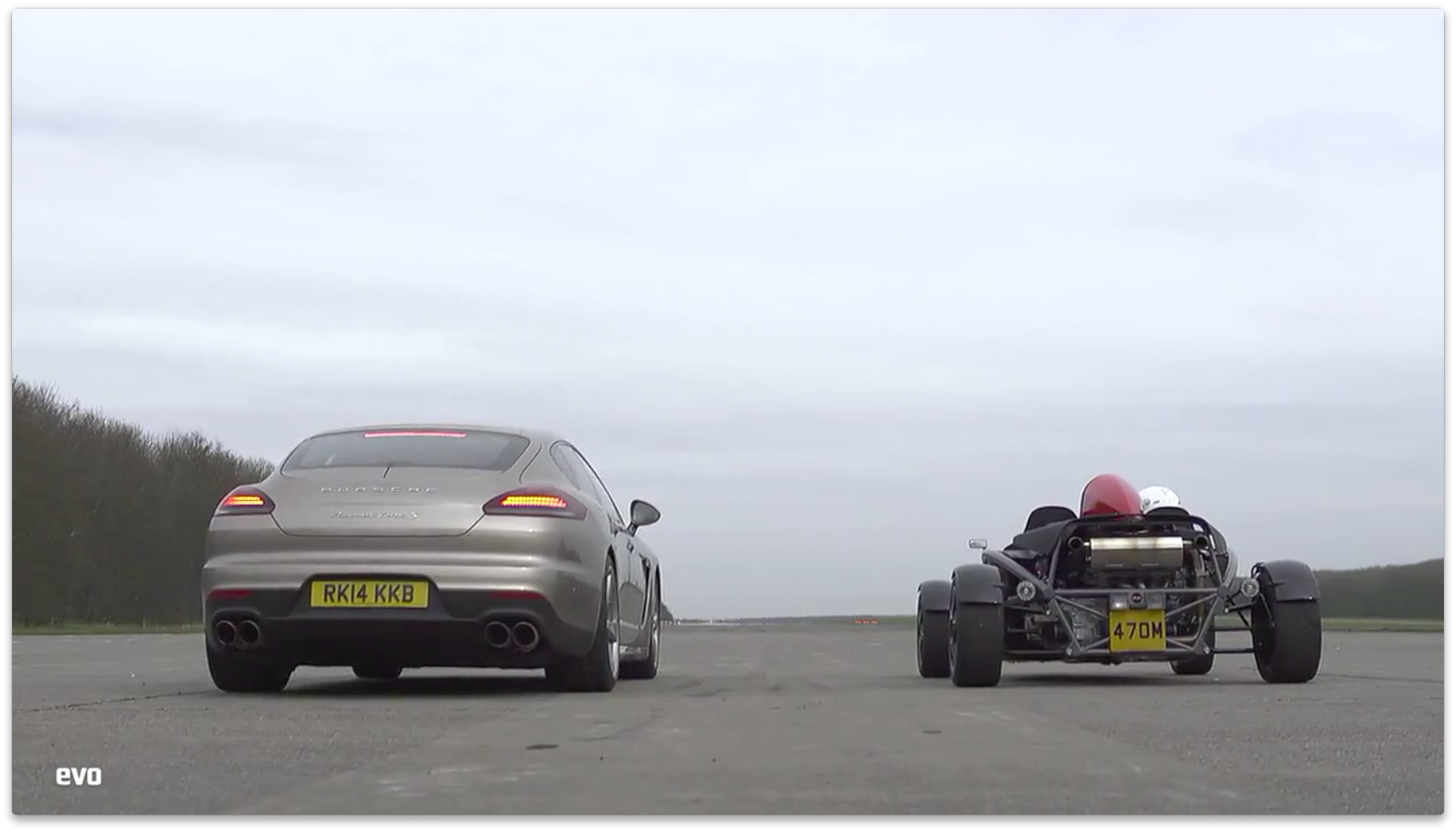 Porsche Panamera Turbo S v Ariel Atom: drag race