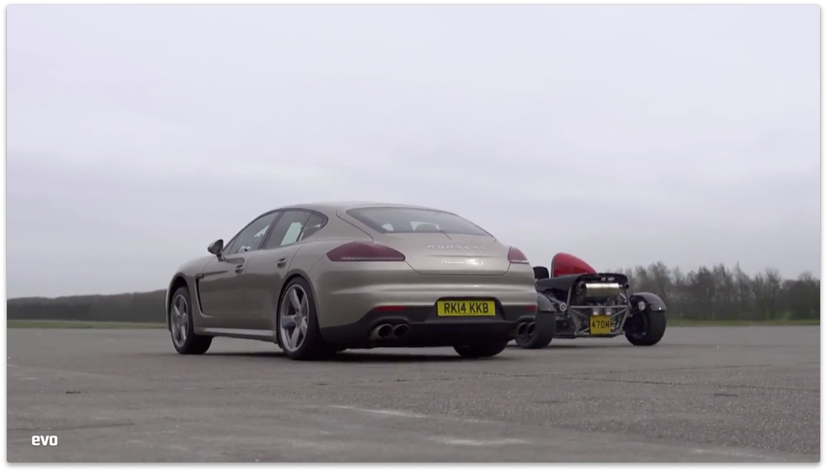Porsche Panamera Turbo S v Ariel Atom: drag race