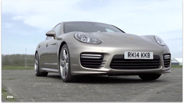Porsche Panamera Turbo S v Ariel Atom: drag race