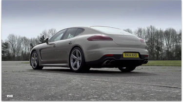 Porsche Panamera Turbo S v Ariel Atom: drag race