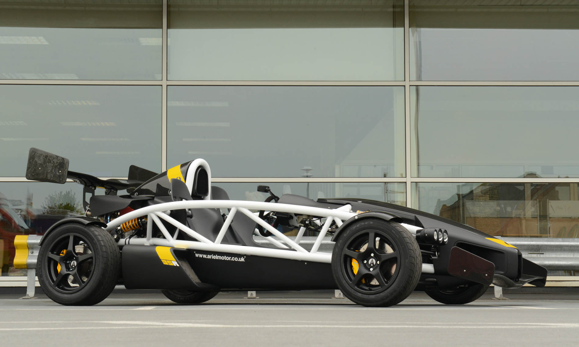 Ariel Atom 3.5R pictures, specs and UK prices