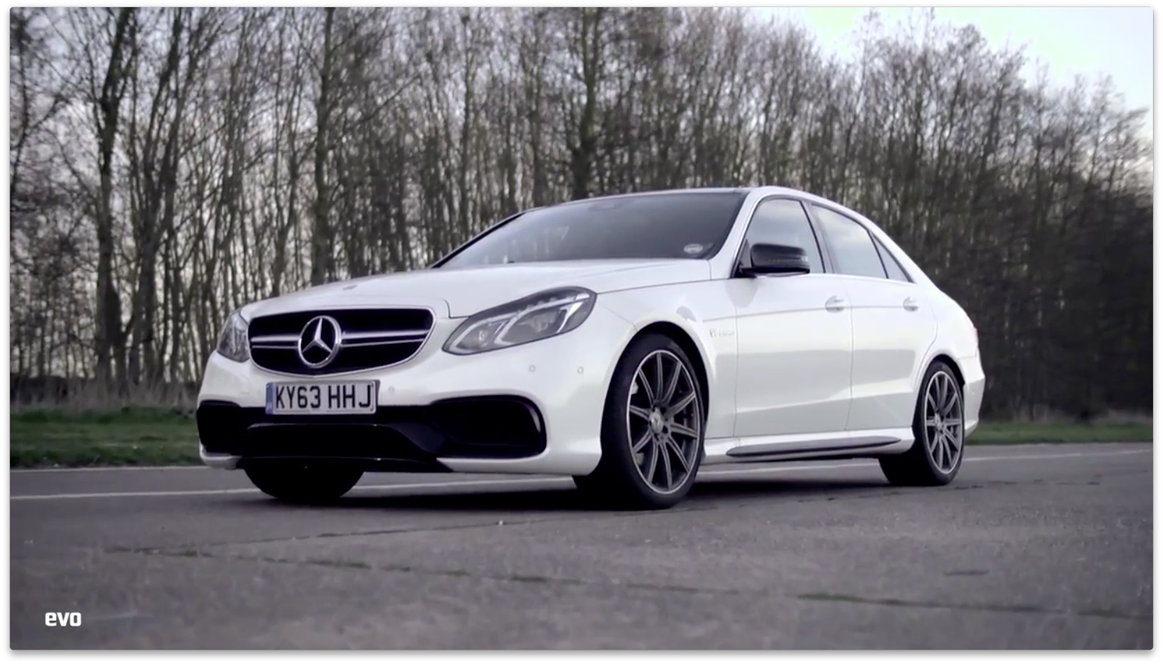 Mercedes E63 S AMG v Vauxhall VXR8 GTS: drag race video