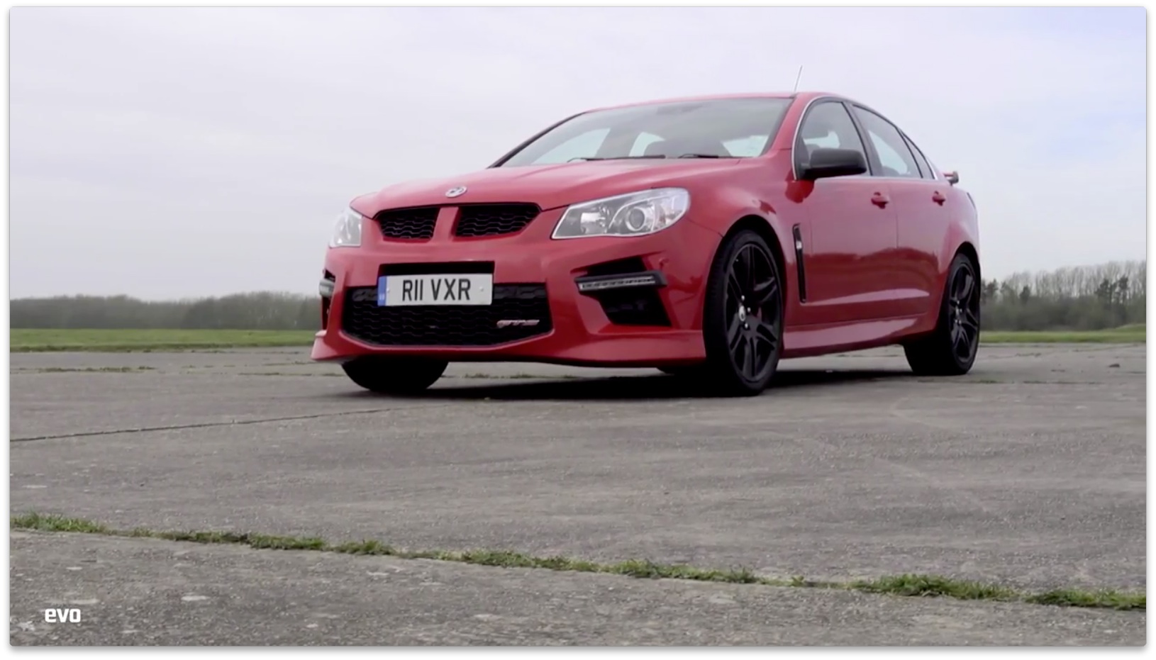 Mercedes E63 S AMG v Vauxhall VXR8 GTS: drag race video