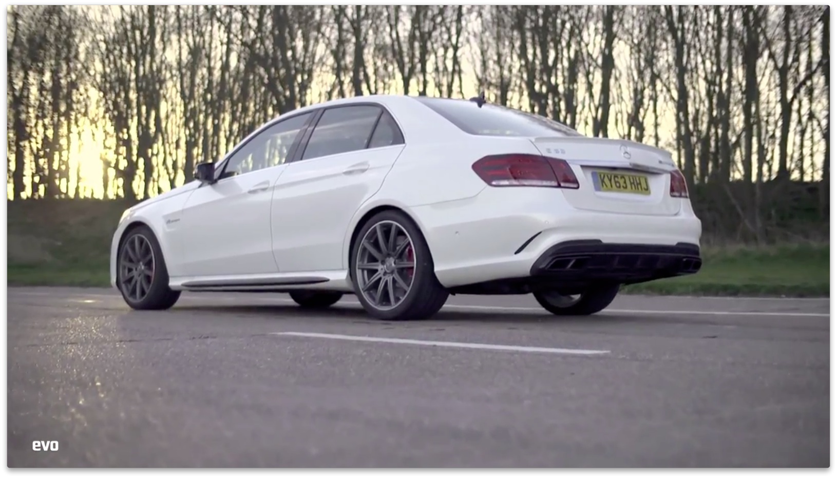 Mercedes E63 S AMG v Vauxhall VXR8 GTS: drag race video