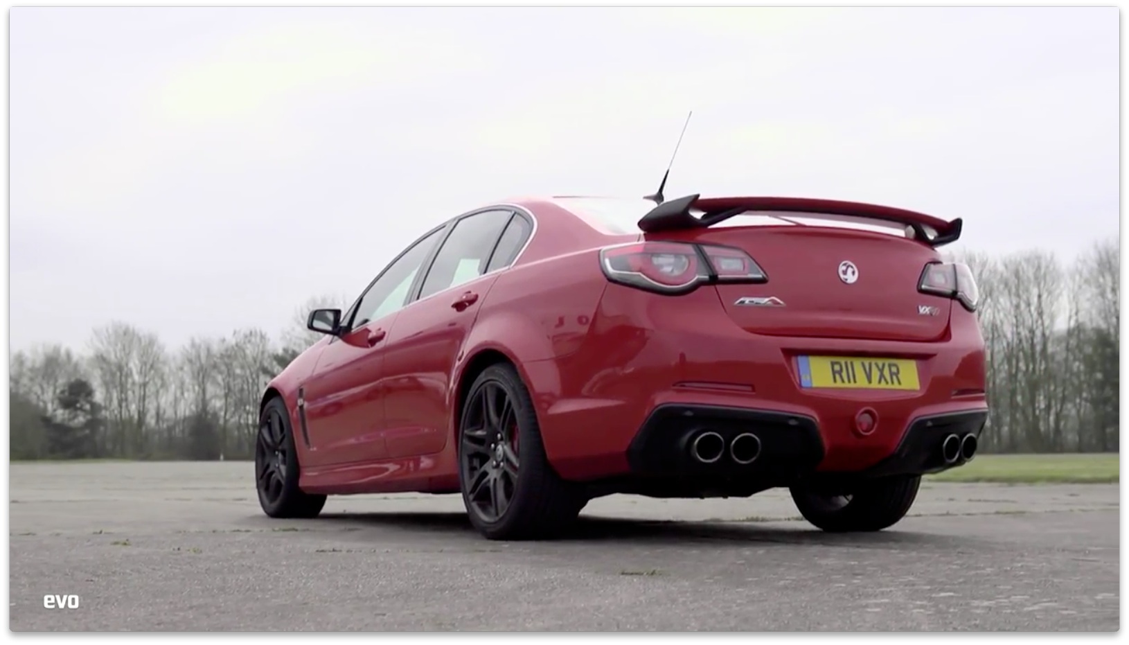 Mercedes E63 S AMG v Vauxhall VXR8 GTS: drag race video