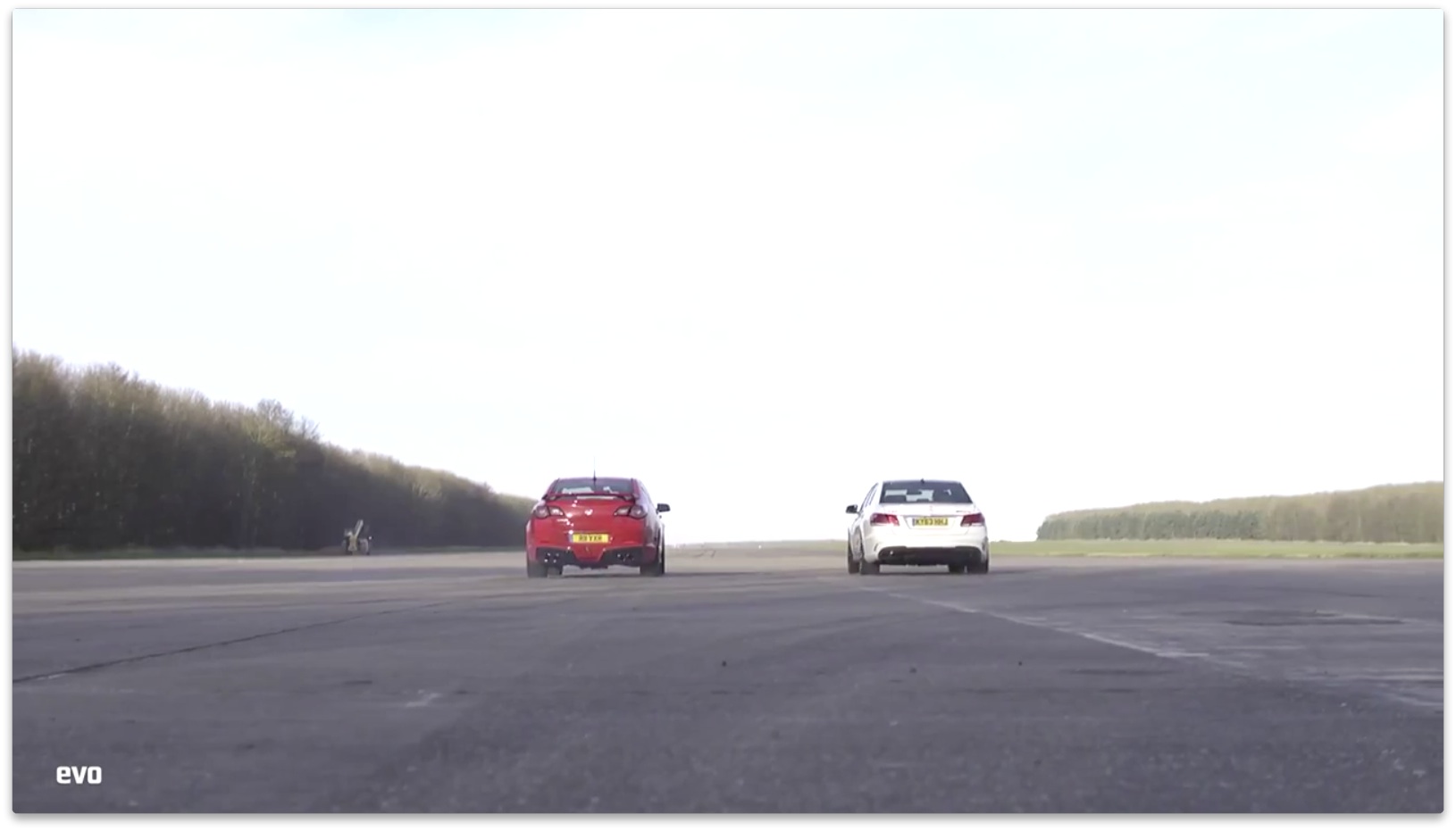Mercedes E63 S AMG v Vauxhall VXR8 GTS: drag race video