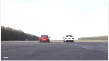 Mercedes E63 S AMG v Vauxhall VXR8 GTS: drag race video