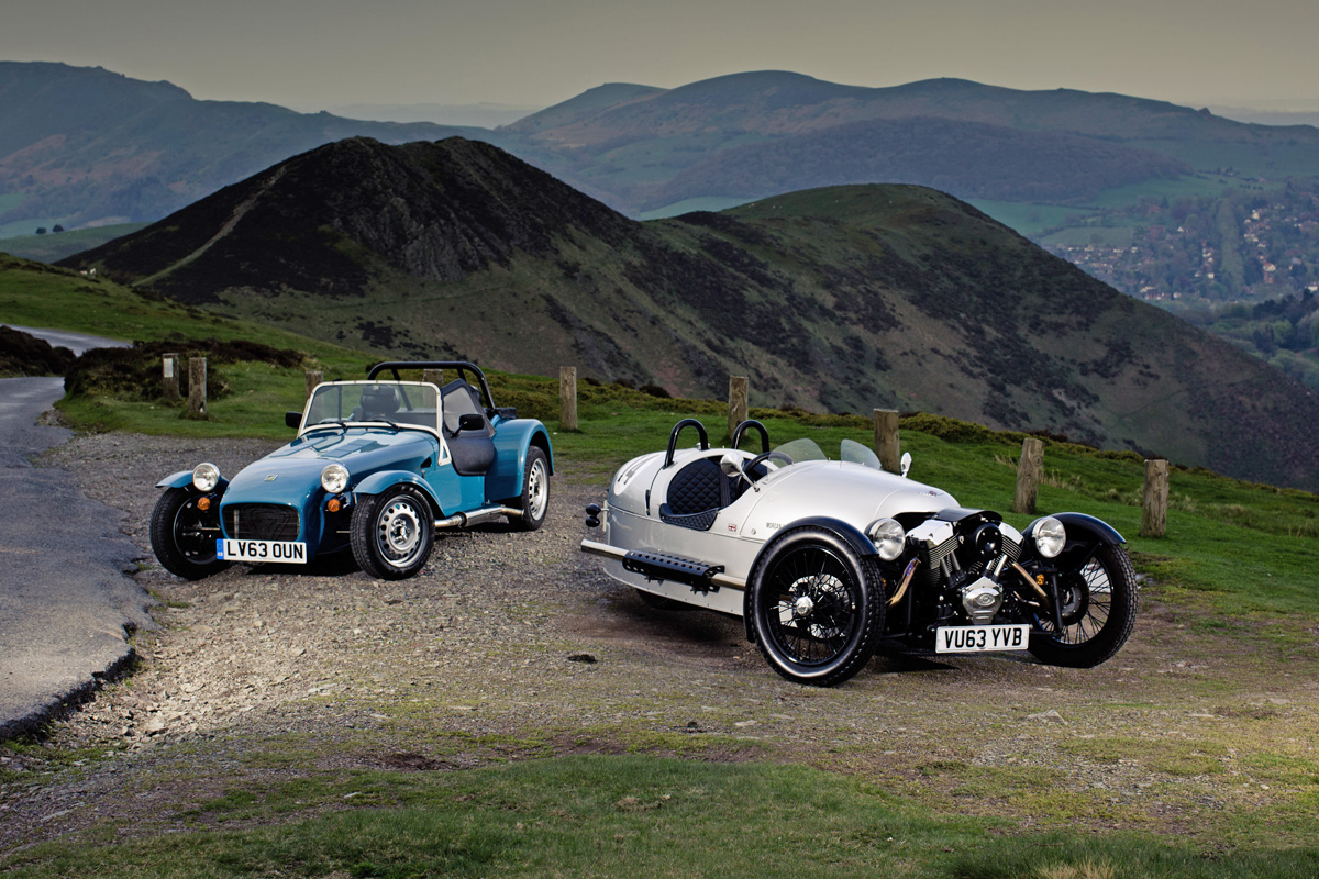 Caterham Seven 160 vs Morgan 3 Wheeler track video